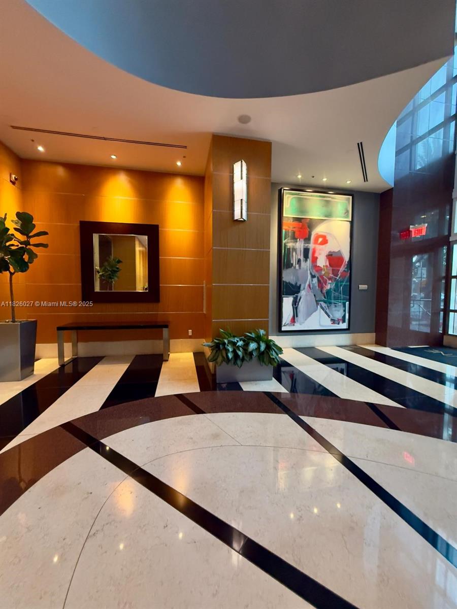 244 Biscayne Blvd #2305, Miami FL 33132