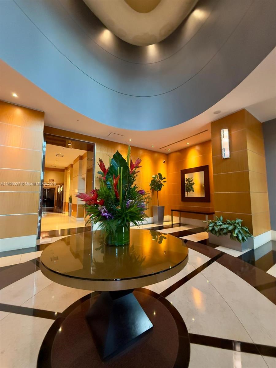 244 Biscayne Blvd #2305, Miami FL 33132