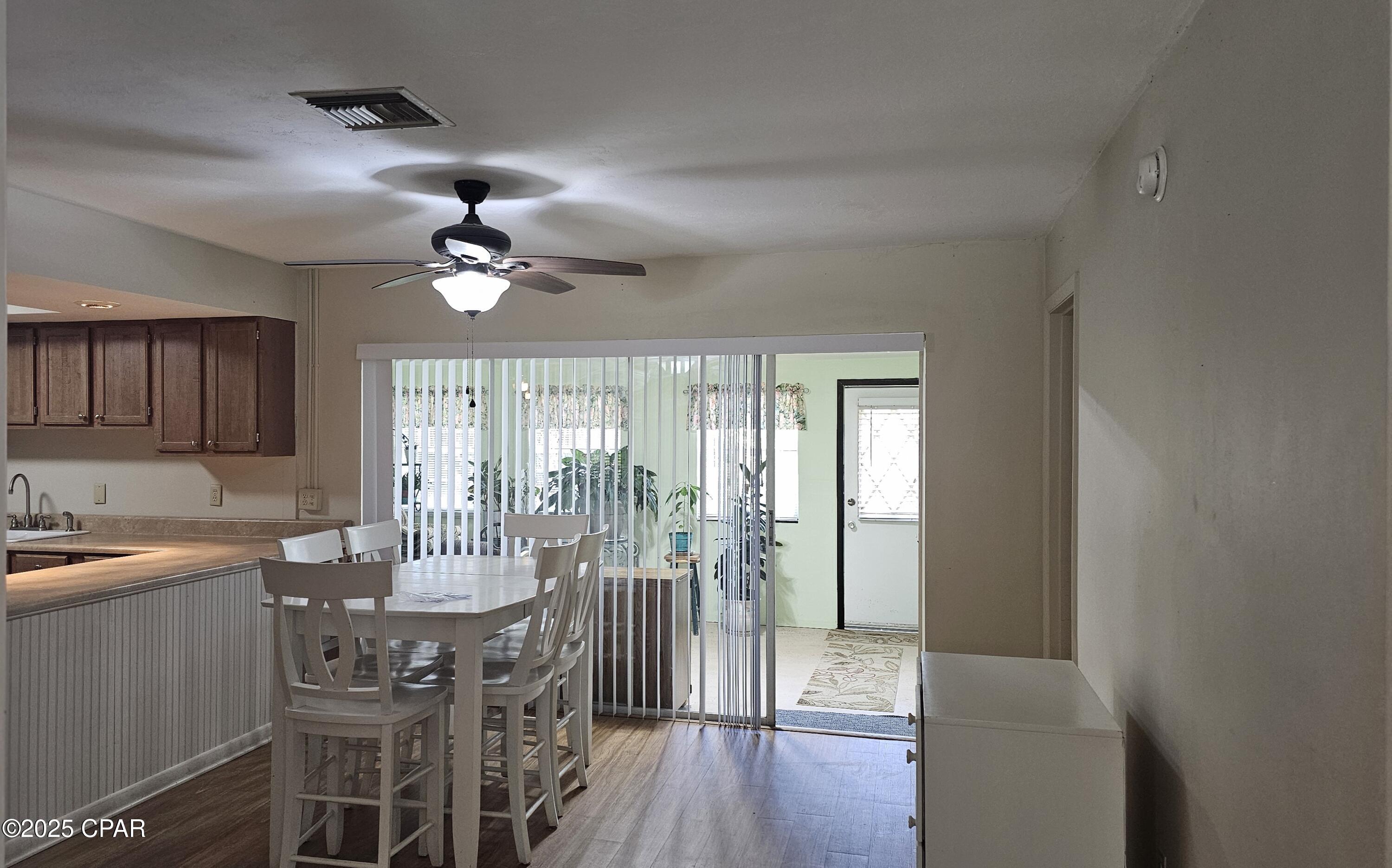 Image 11 For 2056 Sunny Hills Boulevard 01