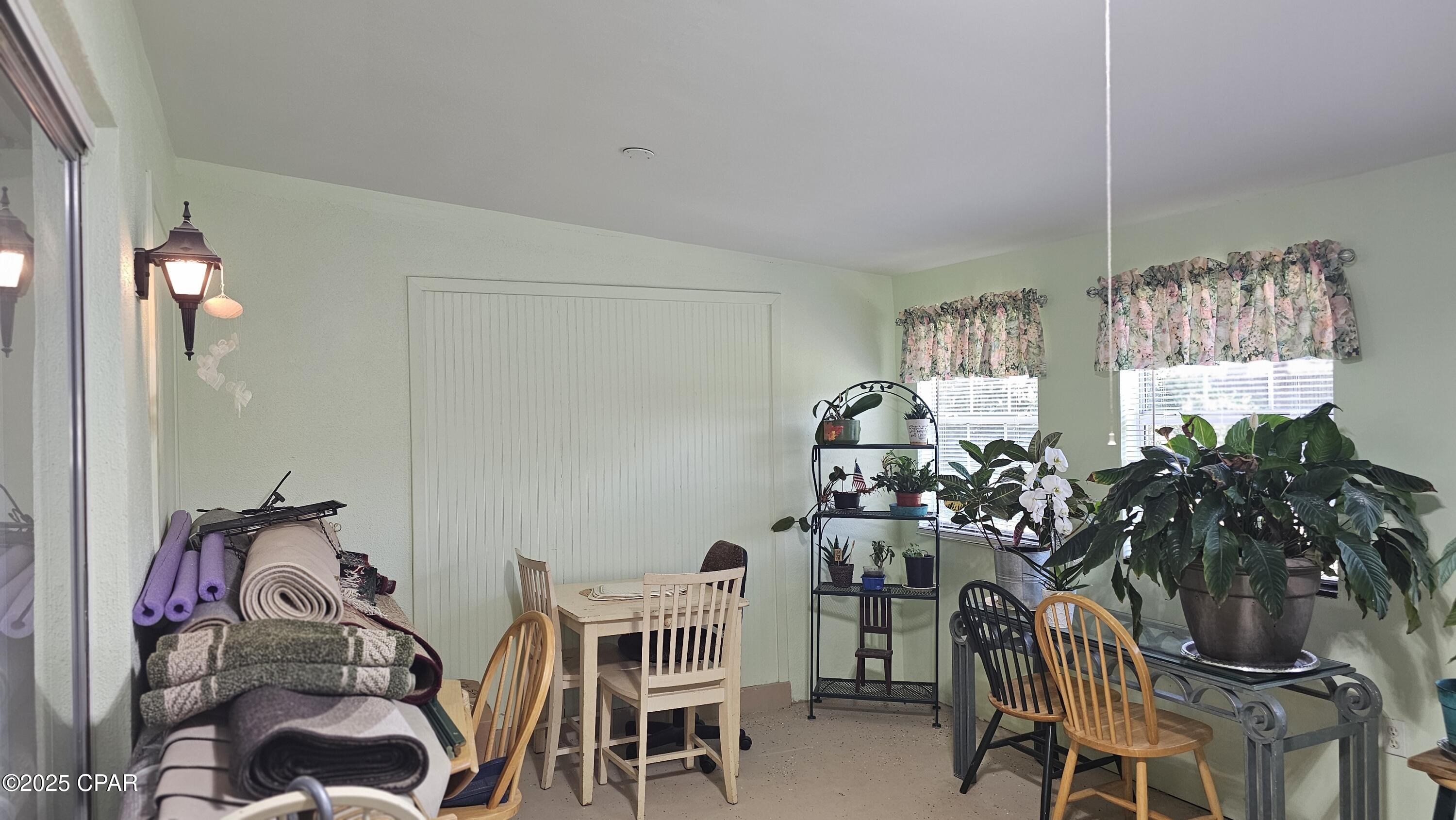 Image 12 For 2056 Sunny Hills Boulevard 01