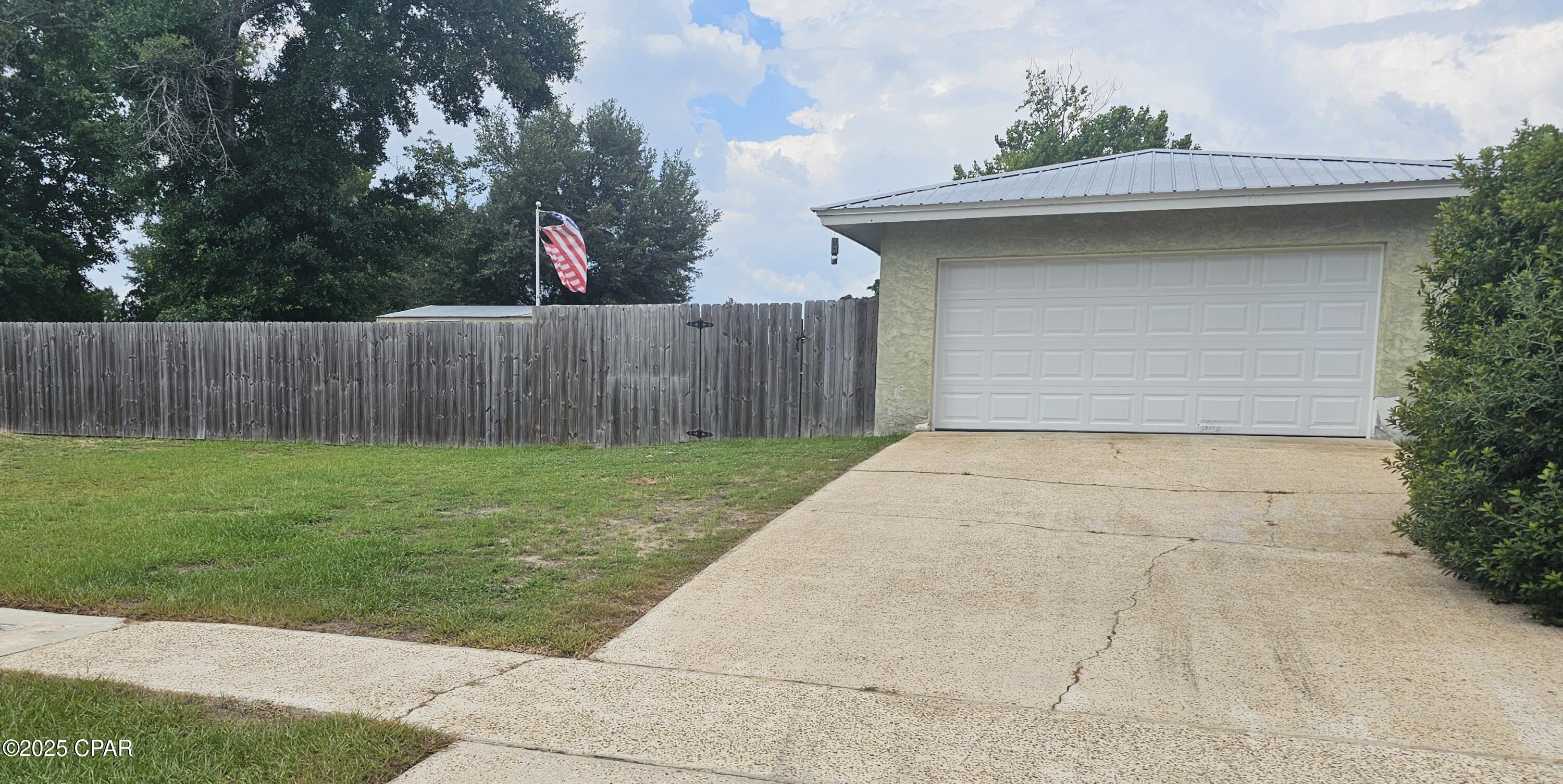 Image 2 For 2056 Sunny Hills Boulevard 01
