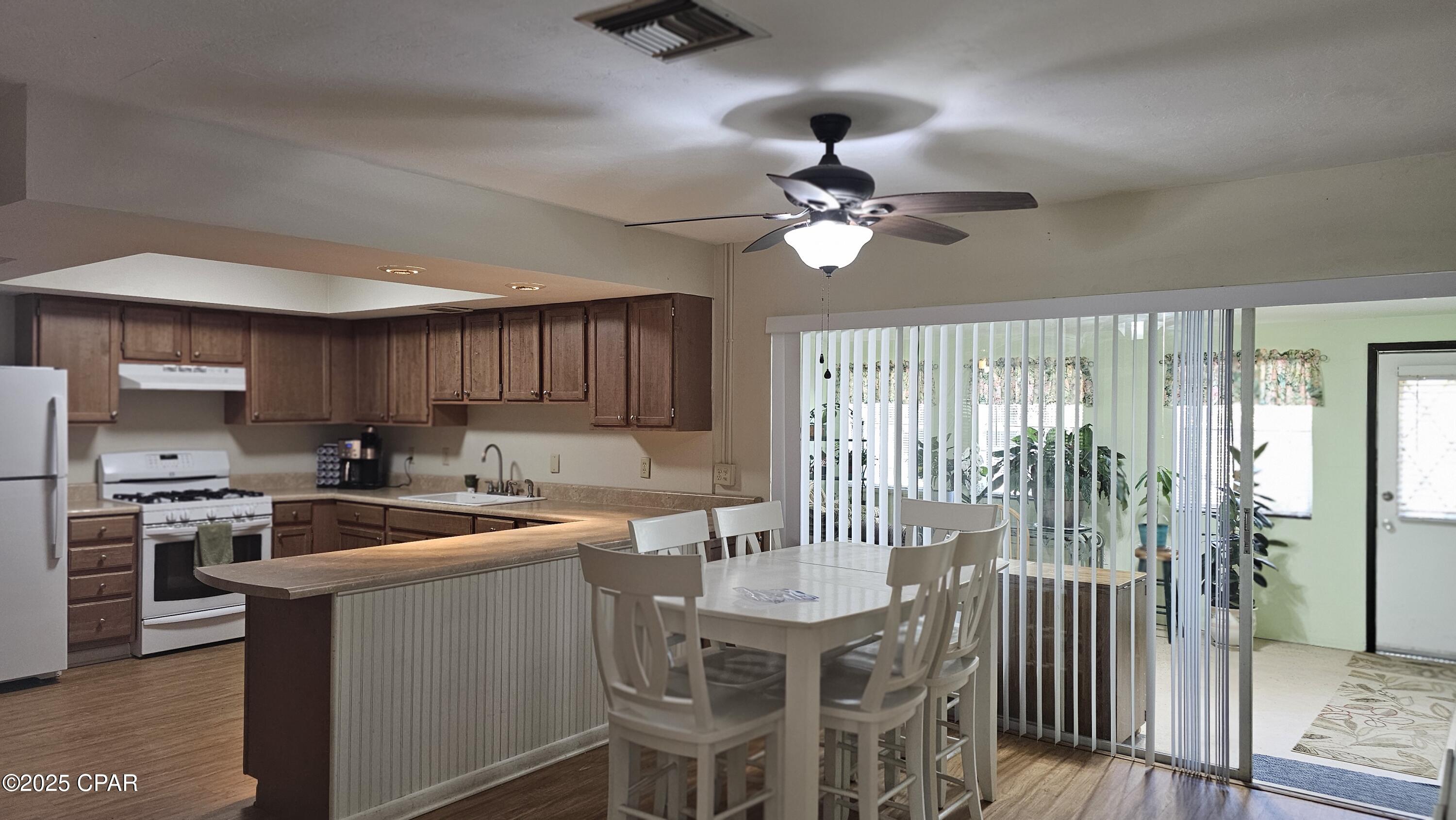 Image 21 For 2056 Sunny Hills Boulevard 01