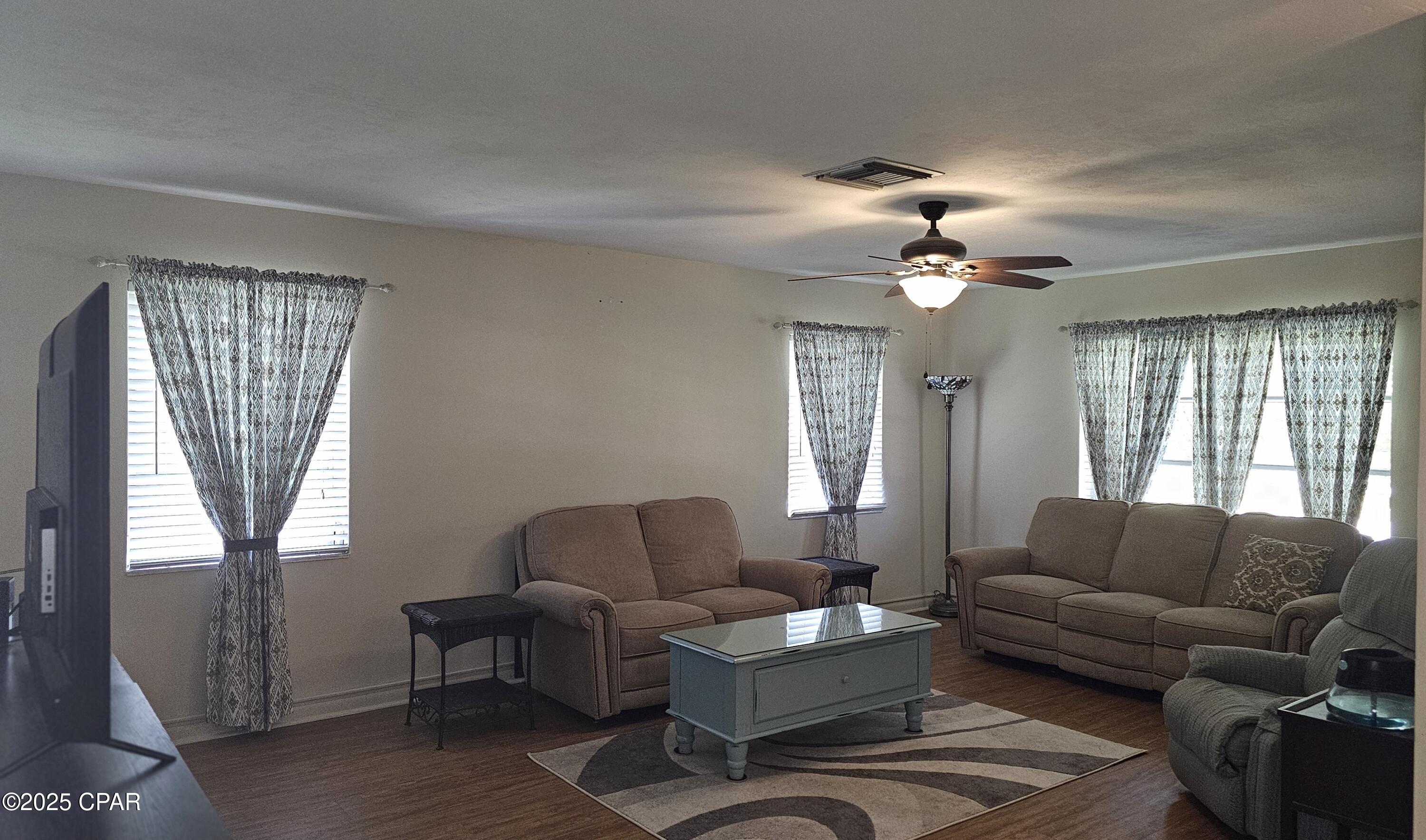 Image 8 For 2056 Sunny Hills Boulevard 01