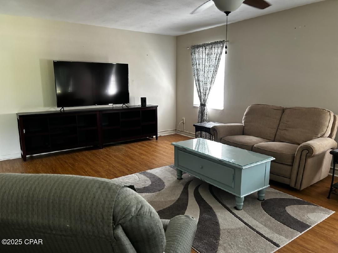 Image 9 For 2056 Sunny Hills Boulevard 01