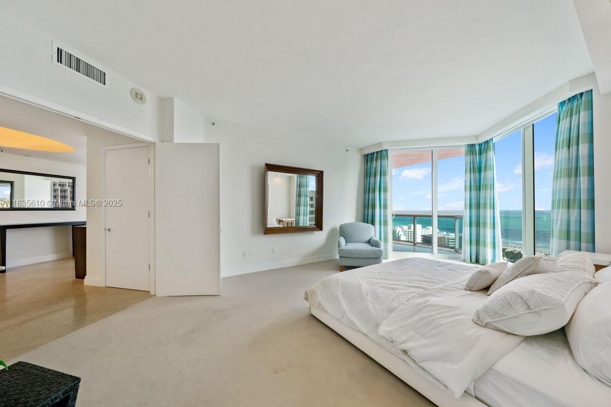 300 S Pointe Dr #2305, Miami Beach FL 33139