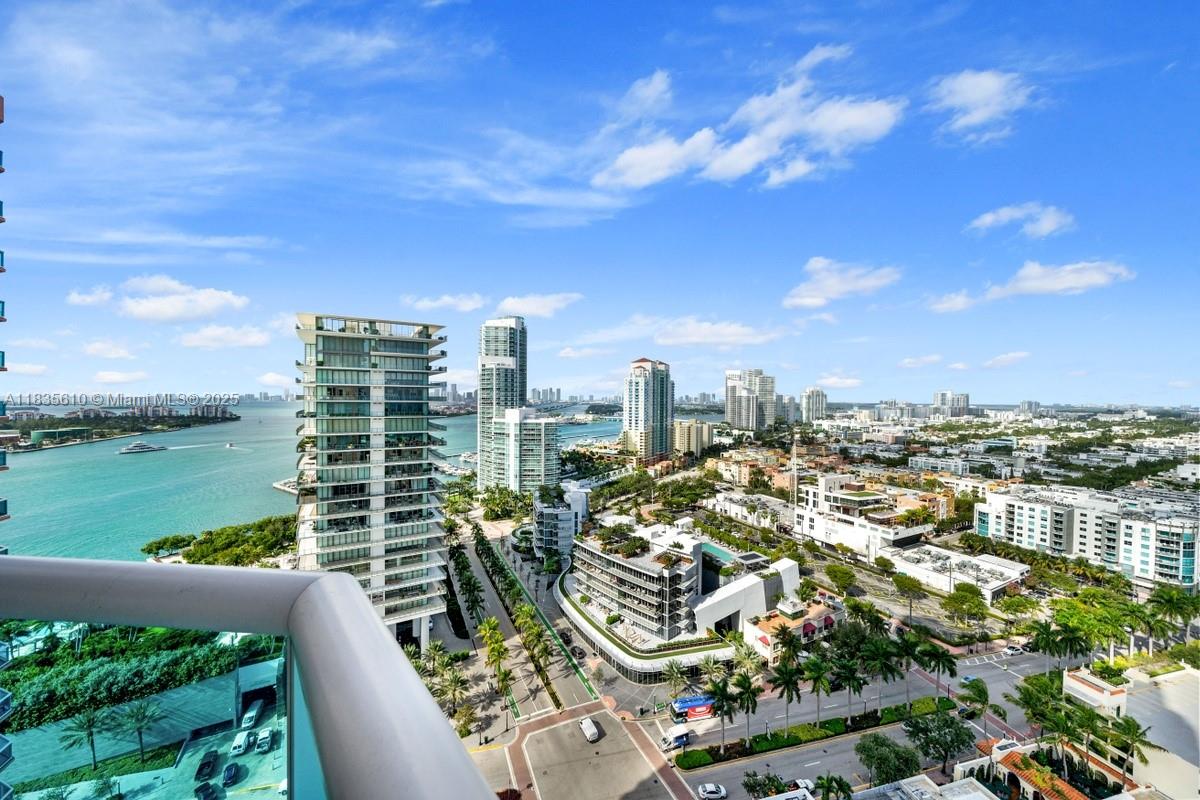 300 S Pointe Dr #2305, Miami Beach FL 33139