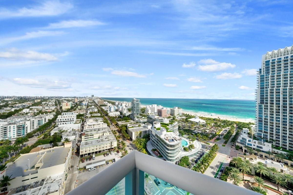 300 S Pointe Dr #2305, Miami Beach FL 33139