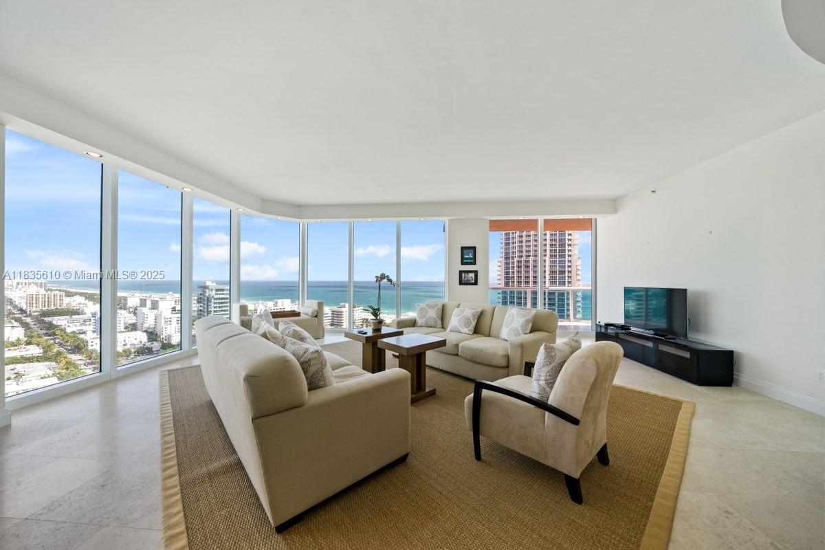300 S Pointe Dr #2305, Miami Beach FL 33139