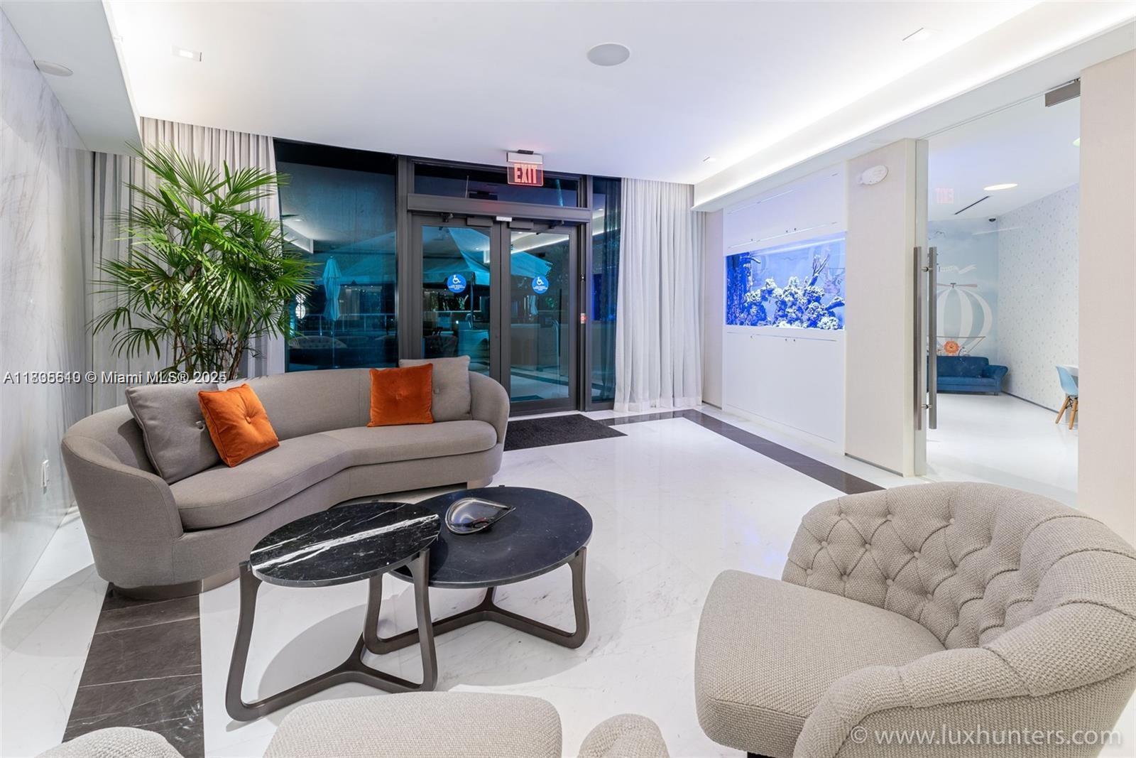 300 S Pointe Dr #2305, Miami Beach FL 33139