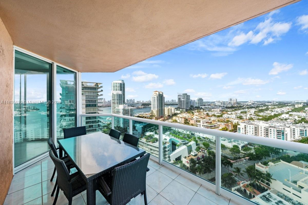 300 S Pointe Dr #2305, Miami Beach FL 33139