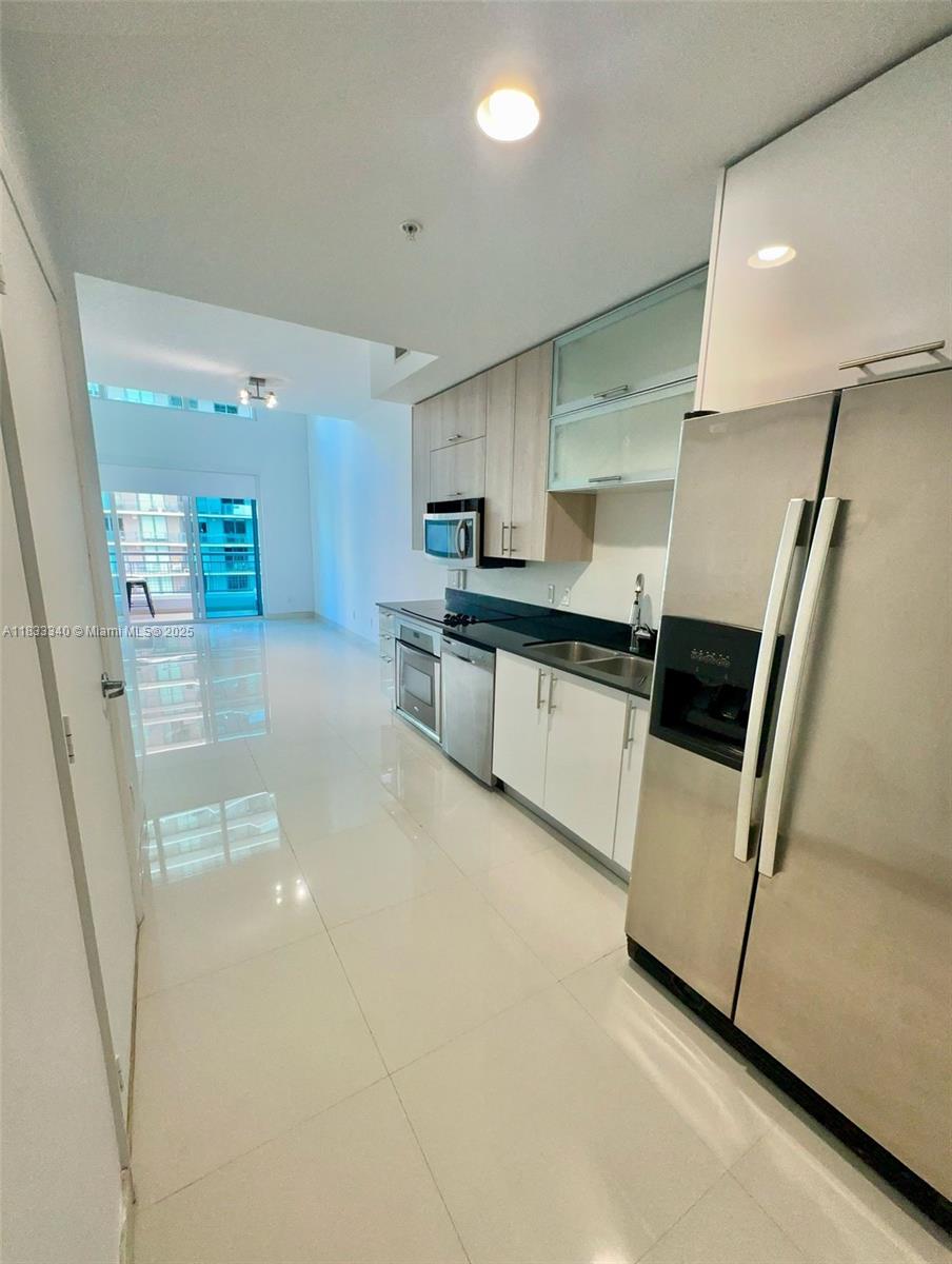60 SW 13th St #2618, Miami FL 33130