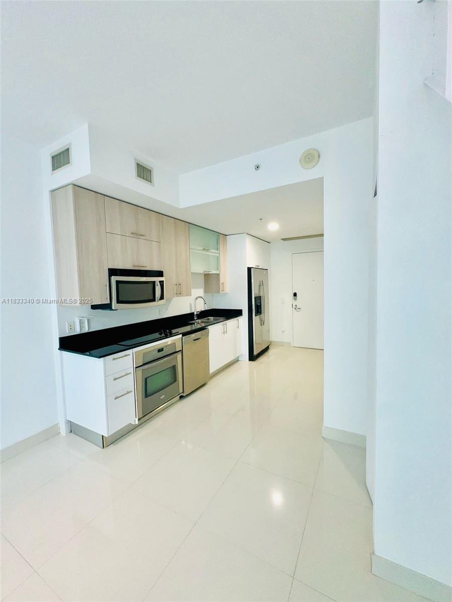 60 SW 13th St #2618, Miami FL 33130
