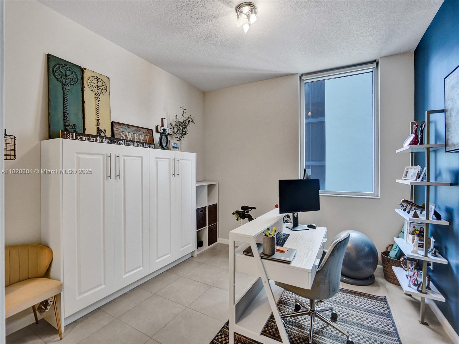 1050 Brickell Ave #2820, Miami FL 33131
