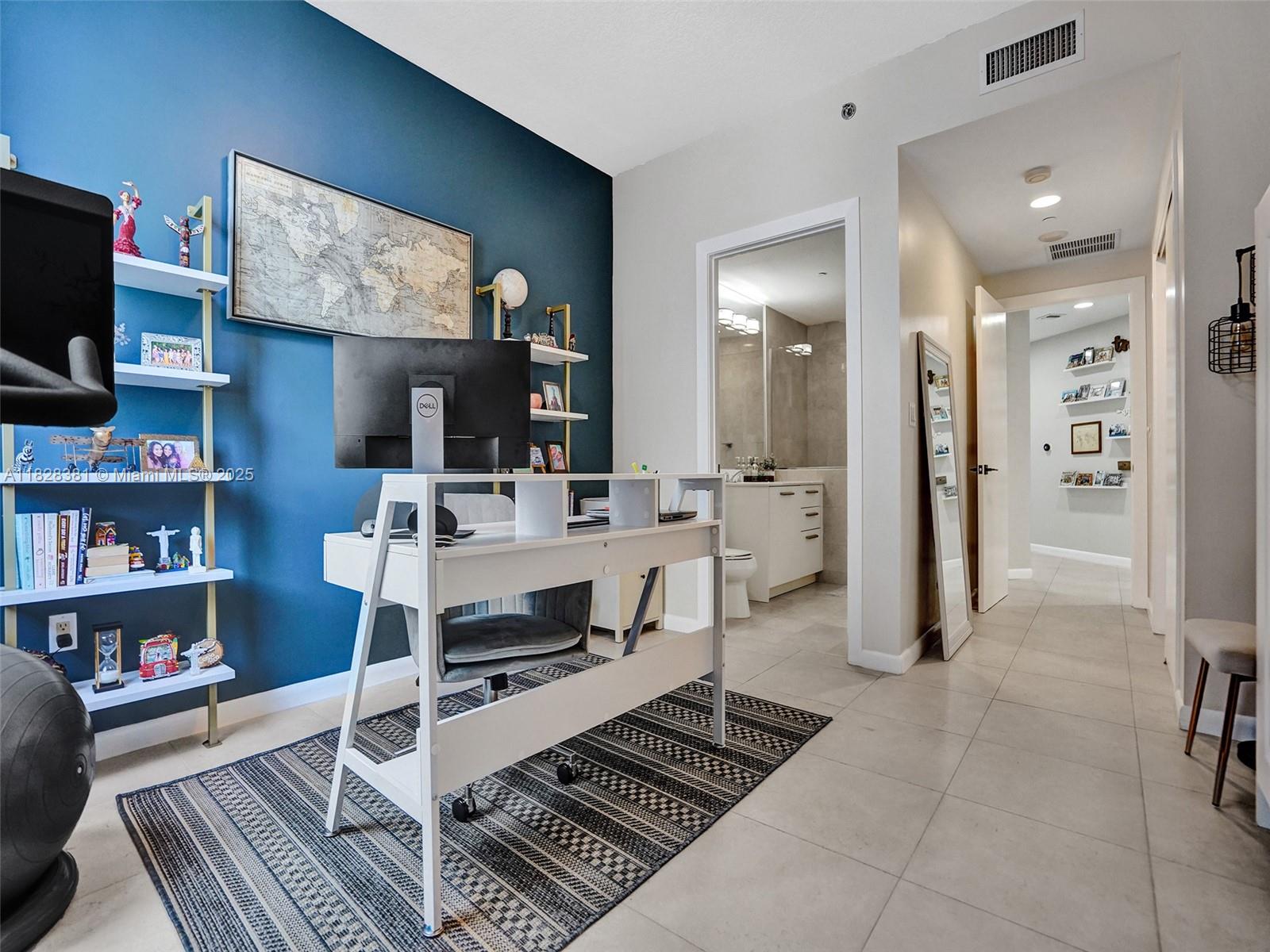 1050 Brickell Ave #2820, Miami FL 33131