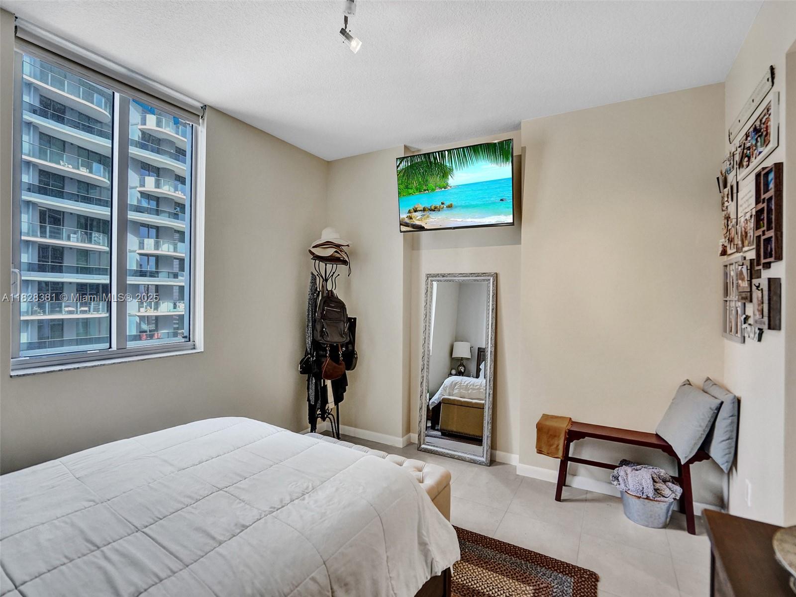 1050 Brickell Ave #2820, Miami FL 33131