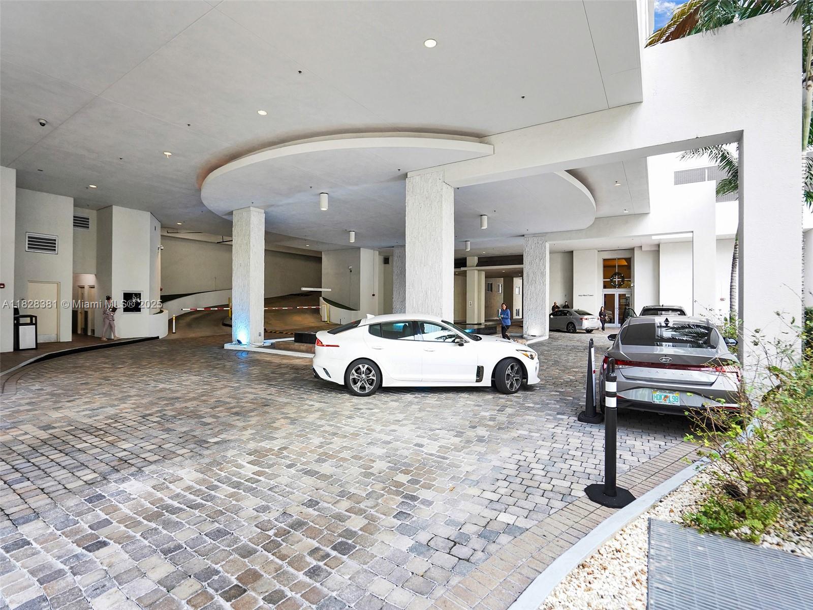 1050 Brickell Ave #2820, Miami FL 33131