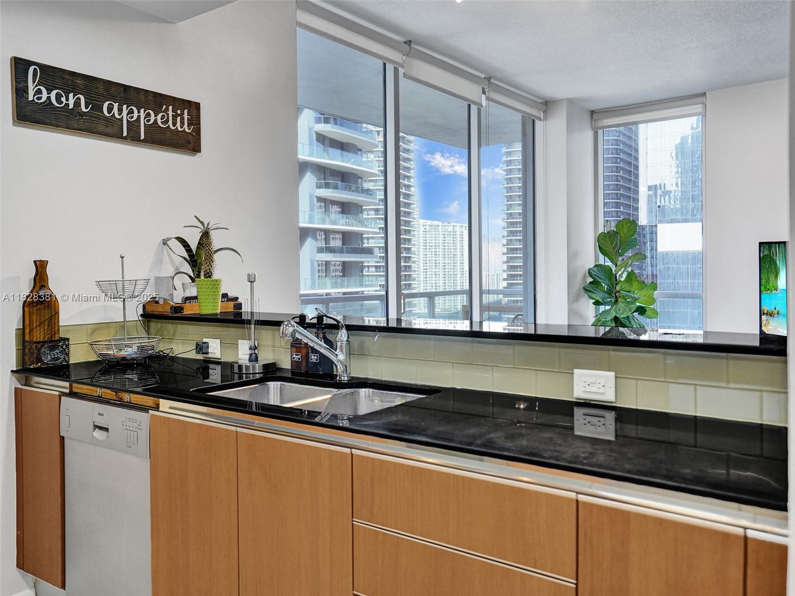 1050 Brickell Ave #2820, Miami FL 33131