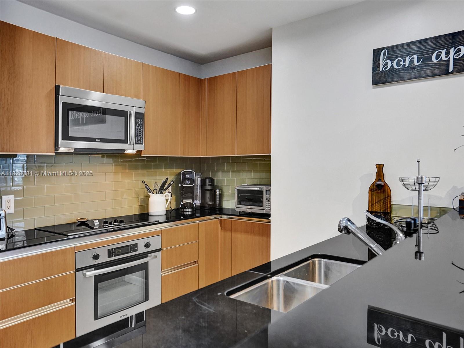 1050 Brickell Ave #2820, Miami FL 33131