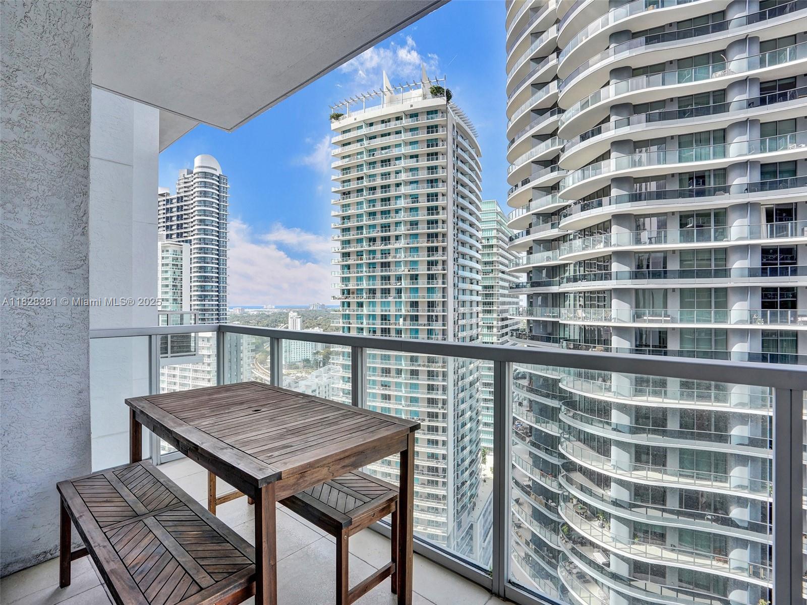1050 Brickell Ave #2820, Miami FL 33131