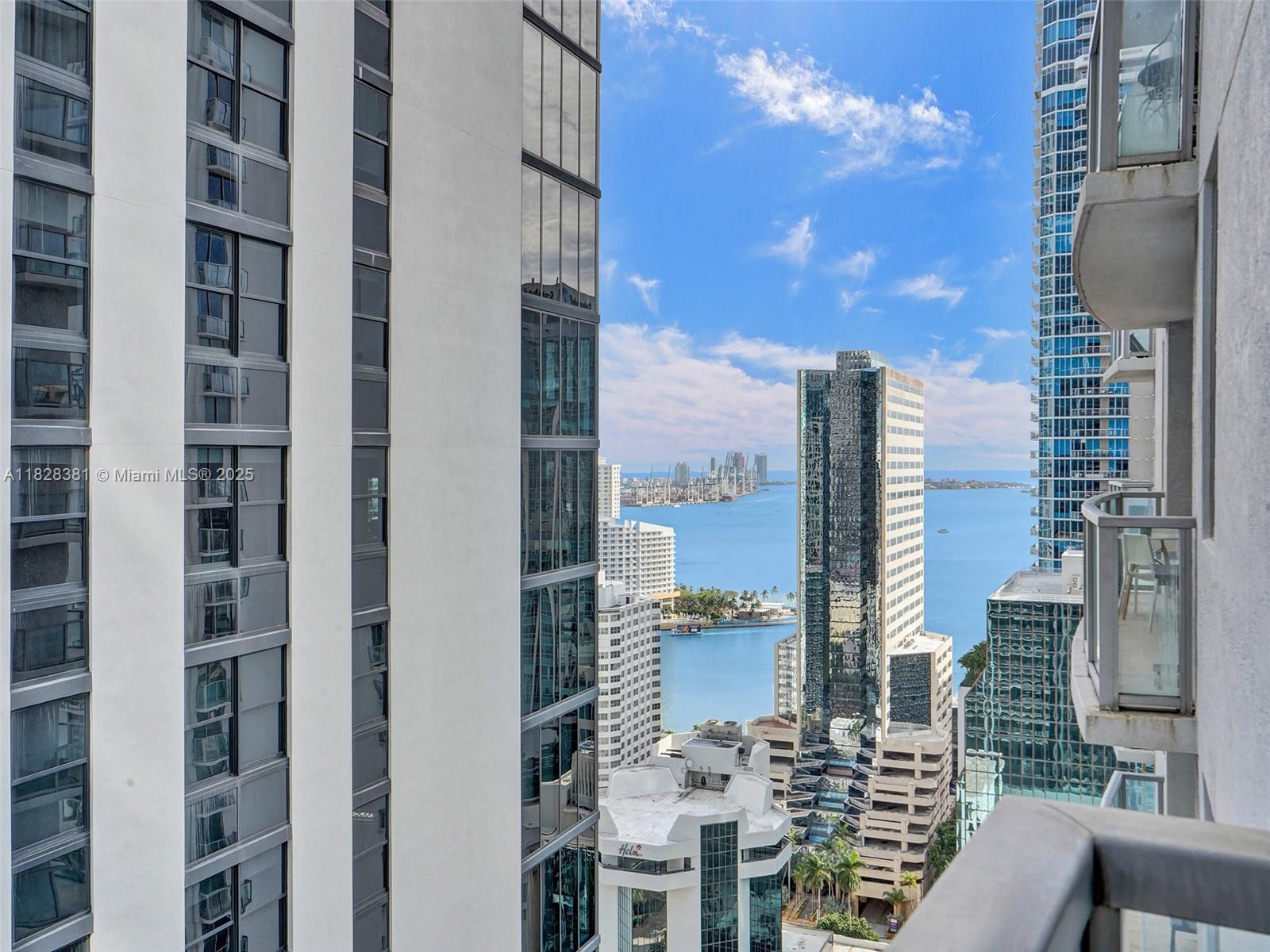 1050 Brickell Ave #2820, Miami FL 33131