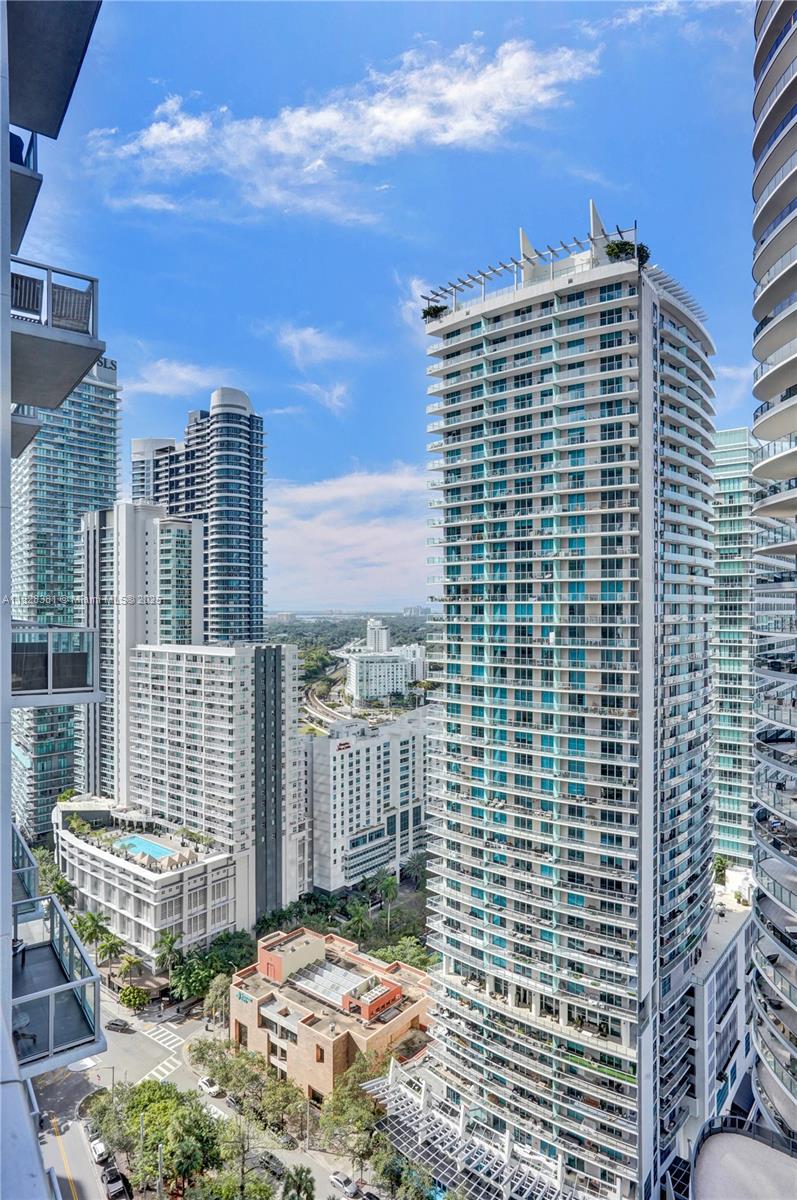 1050 Brickell Ave #2820, Miami FL 33131