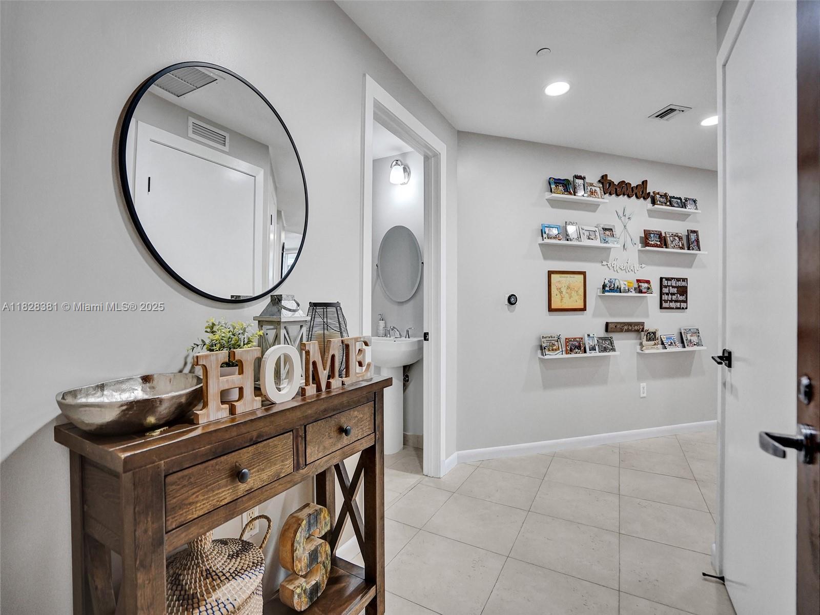 1050 Brickell Ave #2820, Miami FL 33131