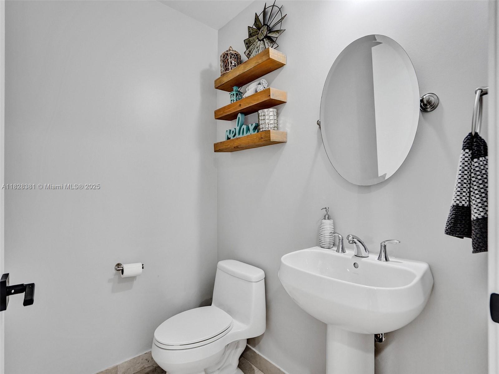 1050 Brickell Ave #2820, Miami FL 33131