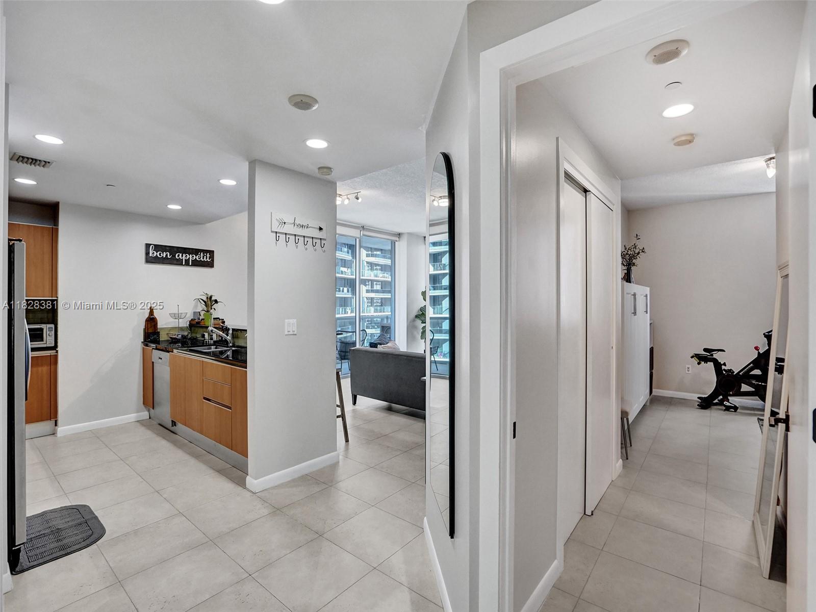 1050 Brickell Ave #2820, Miami FL 33131