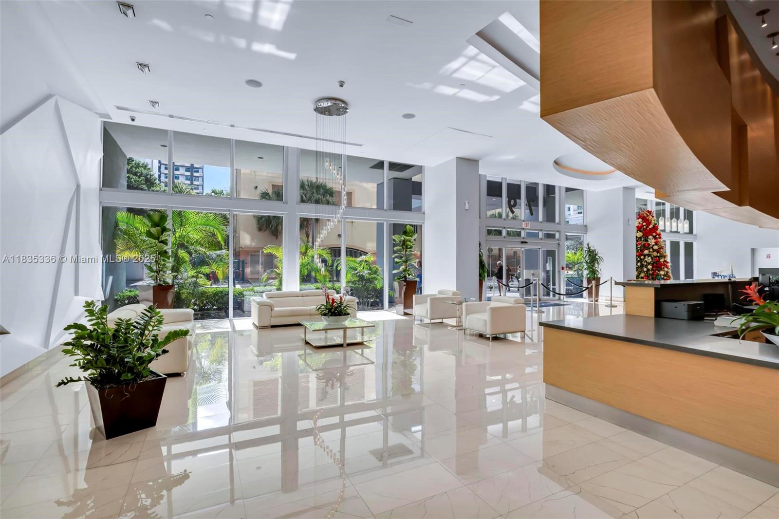 79 SW 12th St #2302-S, Miami FL 33130