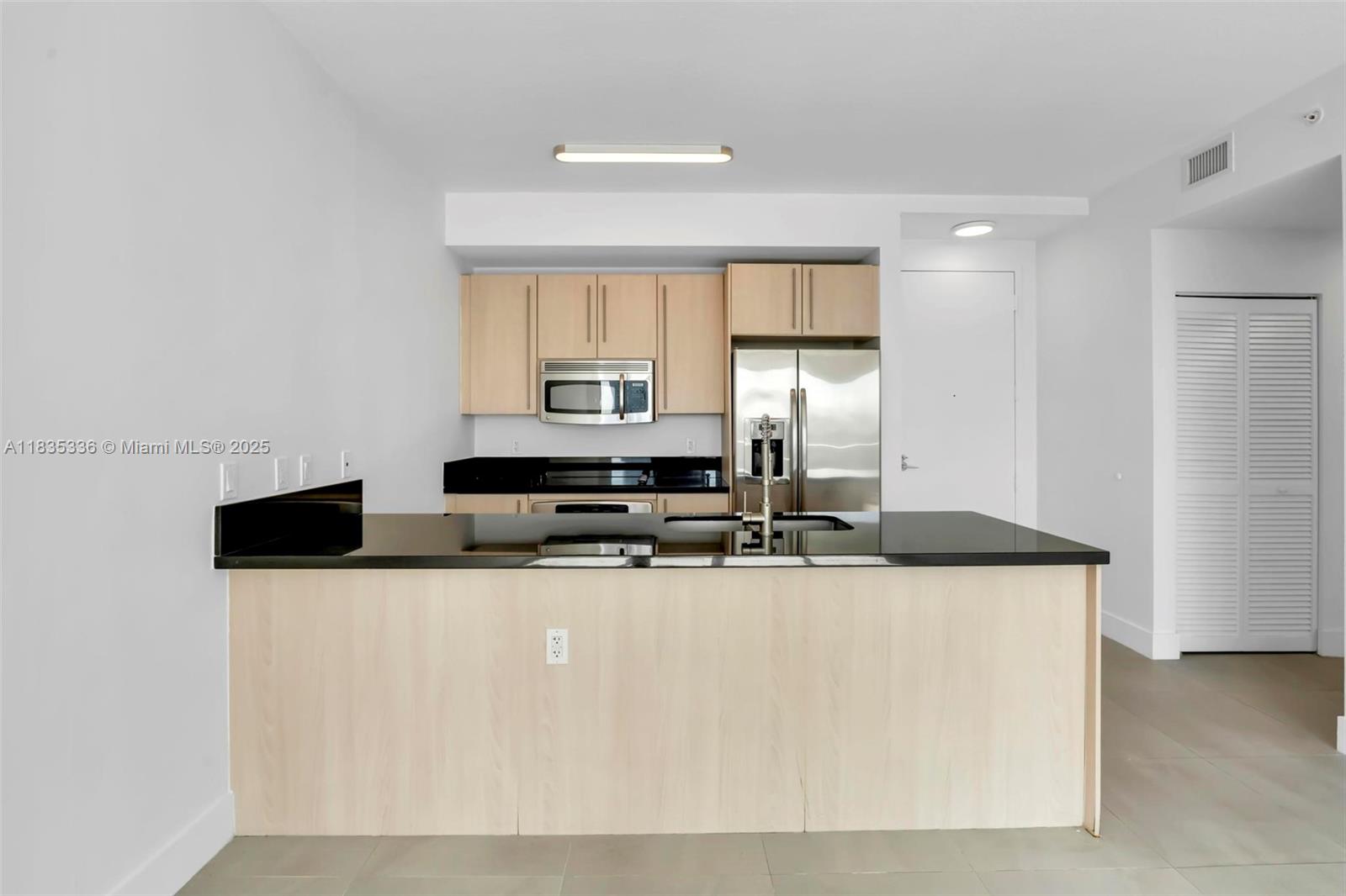 79 SW 12th St #2302-S, Miami FL 33130