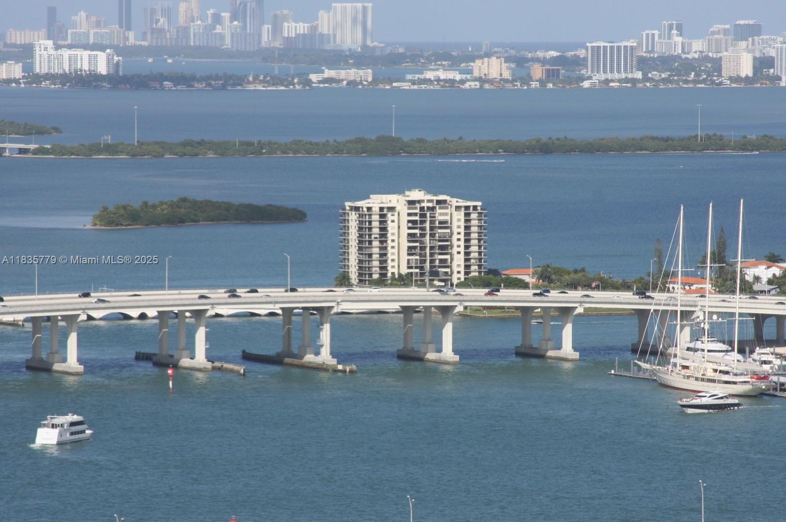 300 S Biscayne Blvd #T-3511, Miami FL 33131