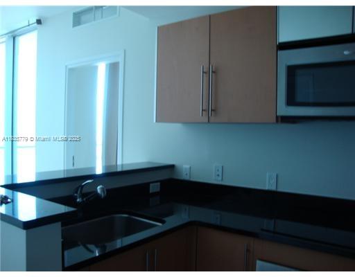 300 S Biscayne Blvd #T-3511, Miami FL 33131