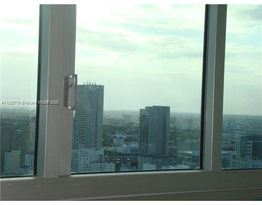 300 S Biscayne Blvd #T-3511, Miami FL 33131
