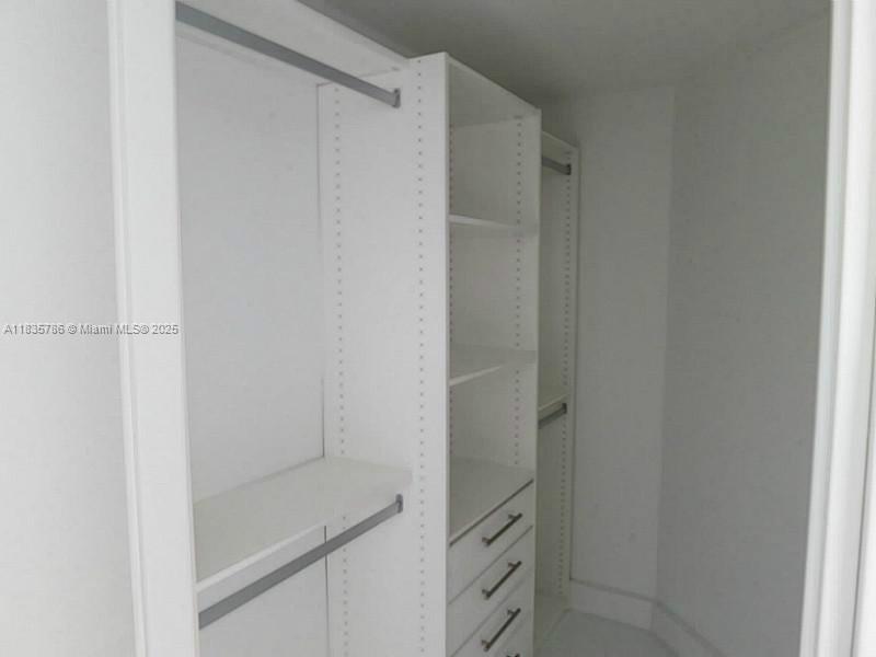 1300 BRICKELL BAY DR #1902, Miami FL 33131