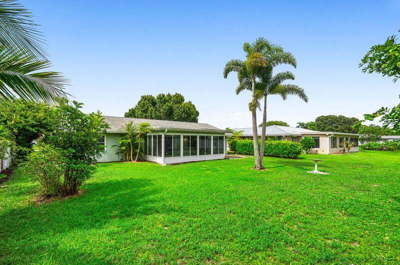 Image to showcase the property located at 9772 SE Little Club Way S
