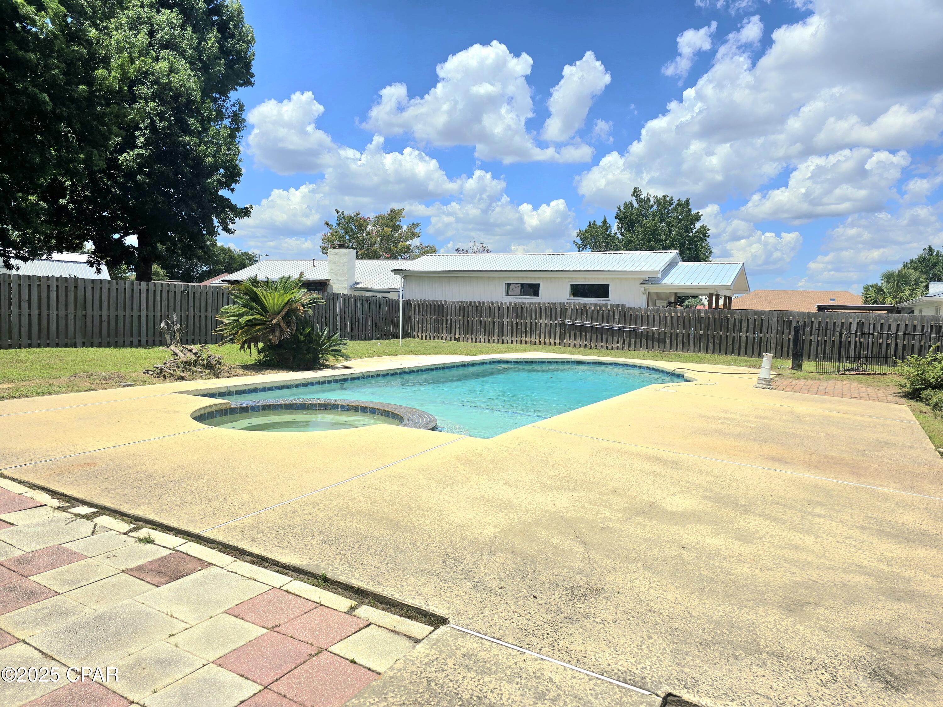 Image 32 For 1520 Belmont Boulevard