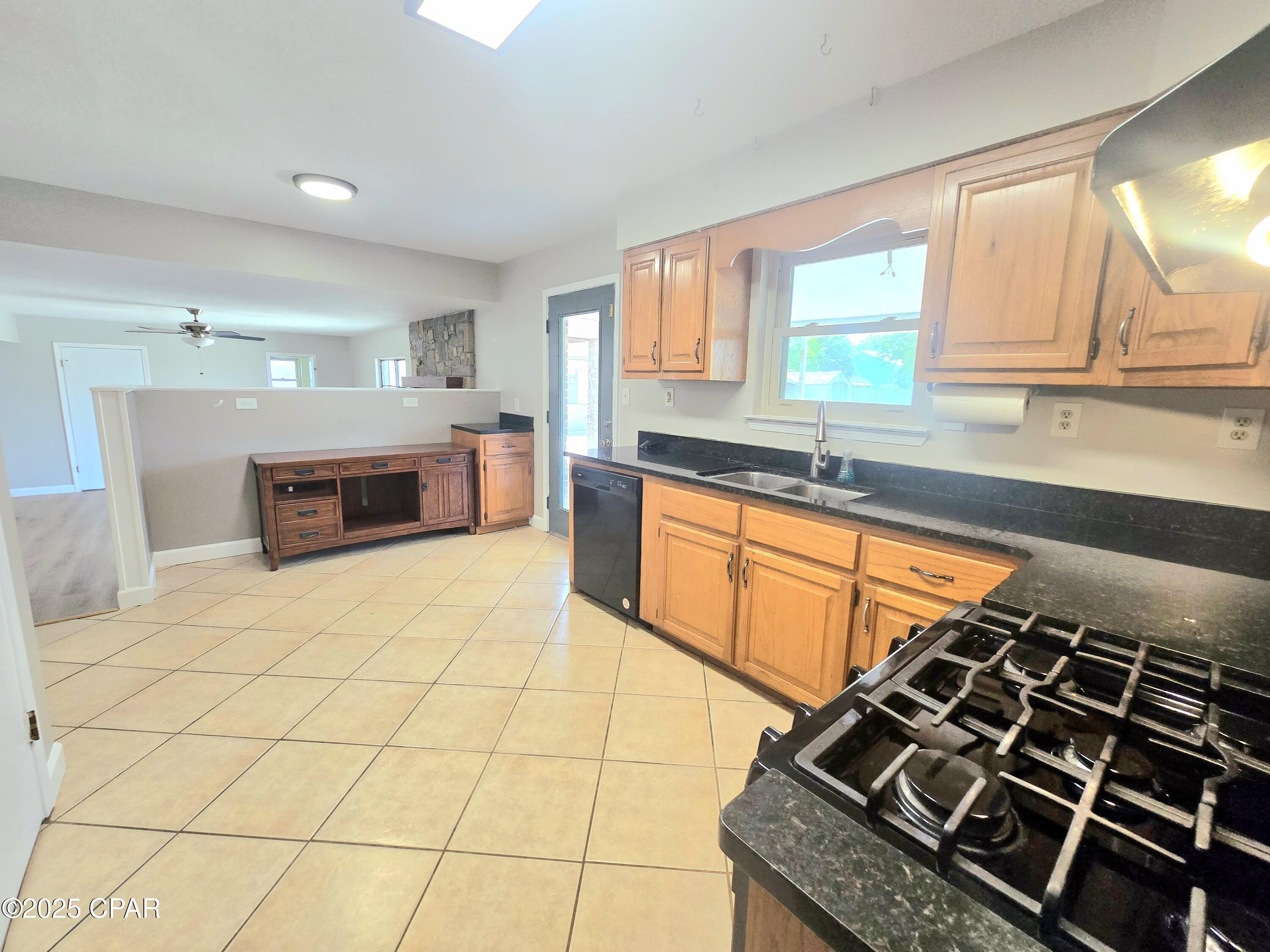 Image 4 For 1520 Belmont Boulevard