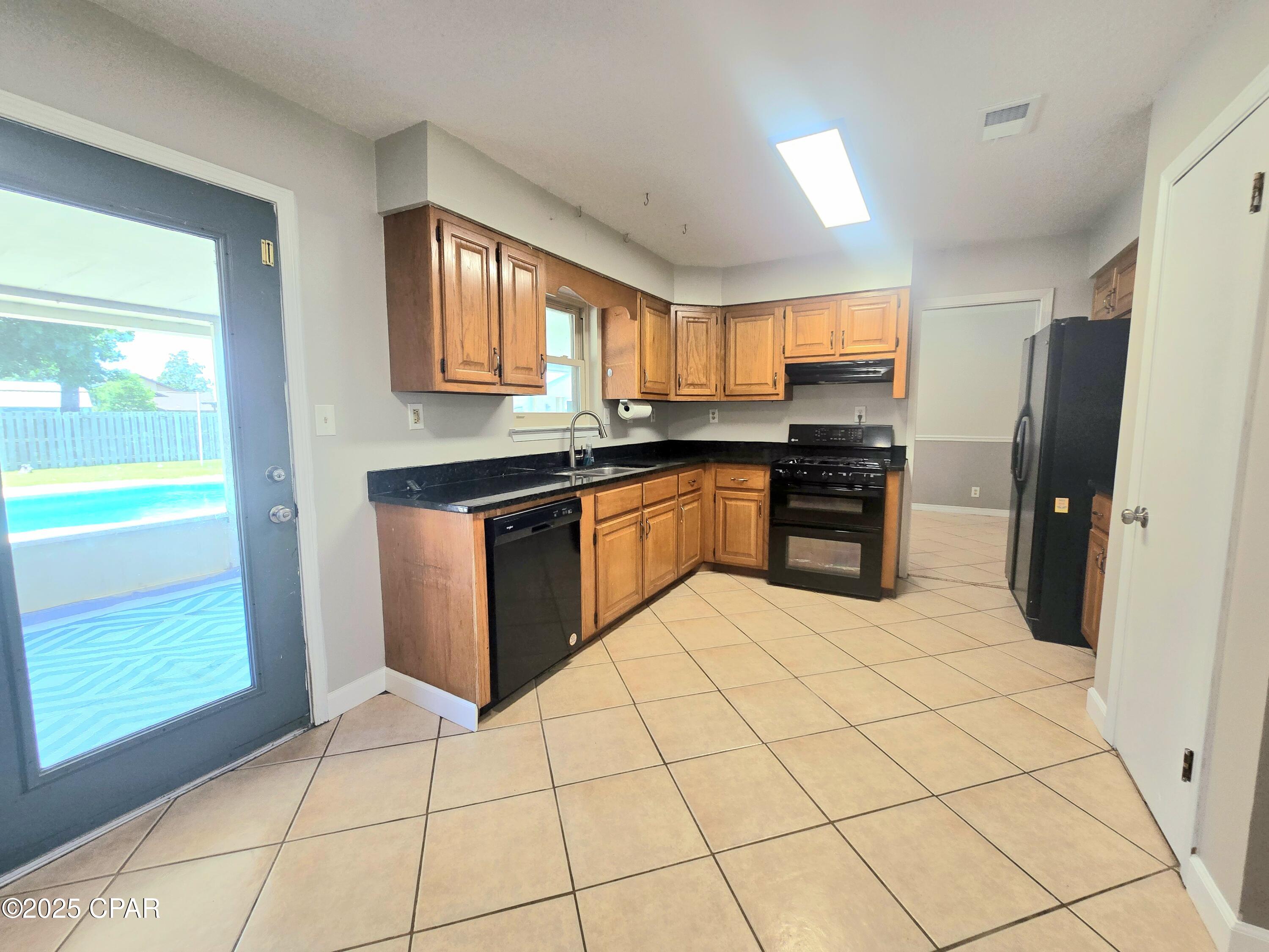 Image 5 For 1520 Belmont Boulevard