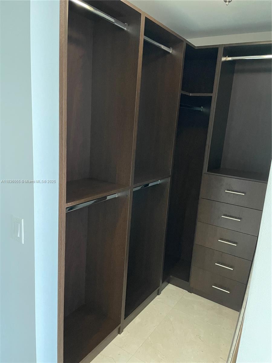 1300 Brickell Bay Dr #3204, Miami FL 33131