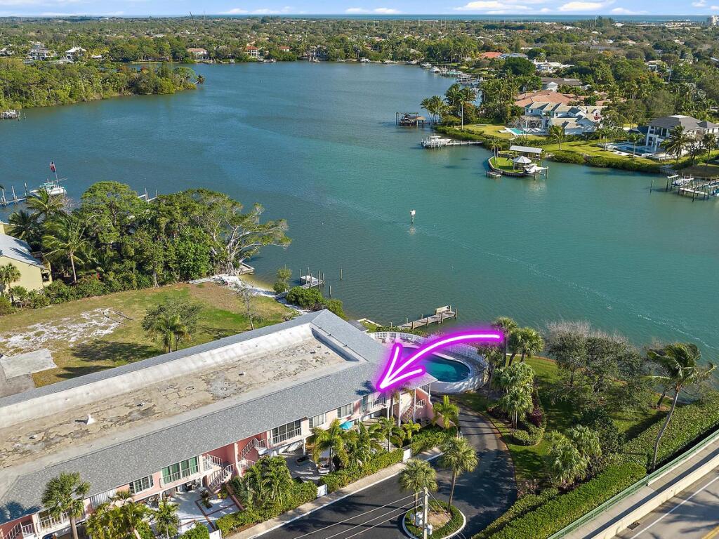 Image to showcase the property located at 475 Tequesta Drive 16