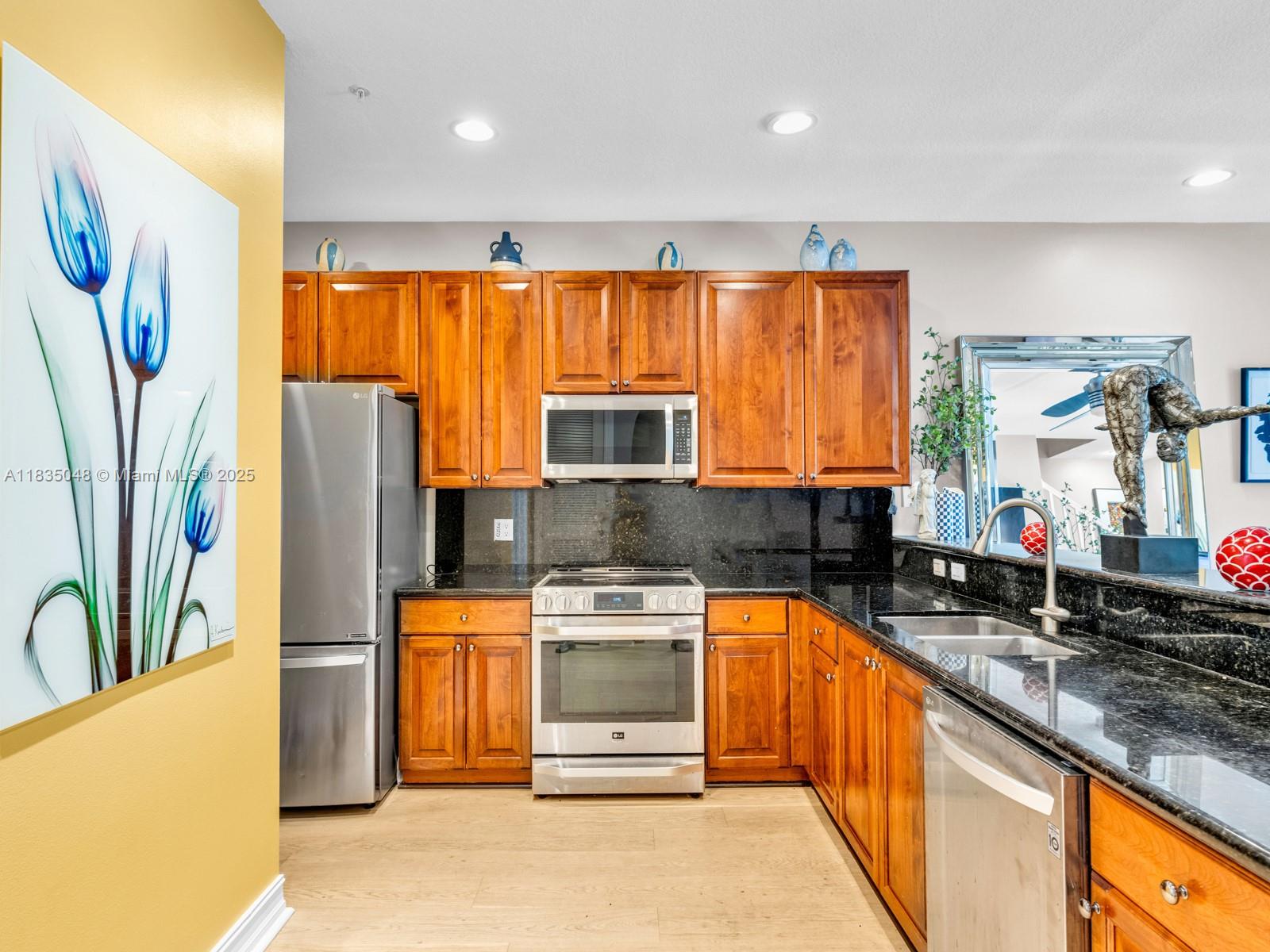 2249 NE 9th Ave, Wilton Manors, Florida image 18