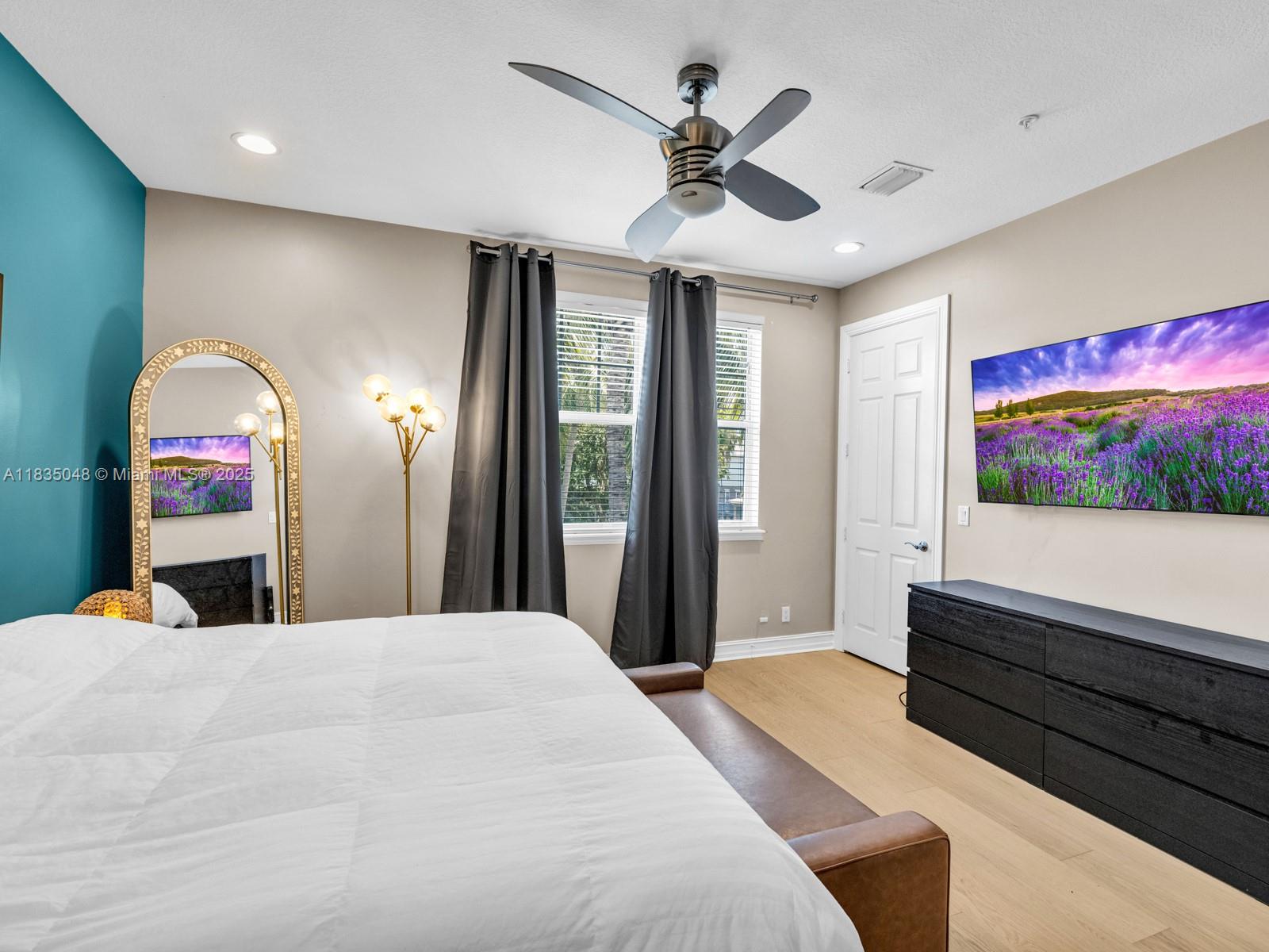 2249 NE 9th Ave, Wilton Manors, Florida image 33
