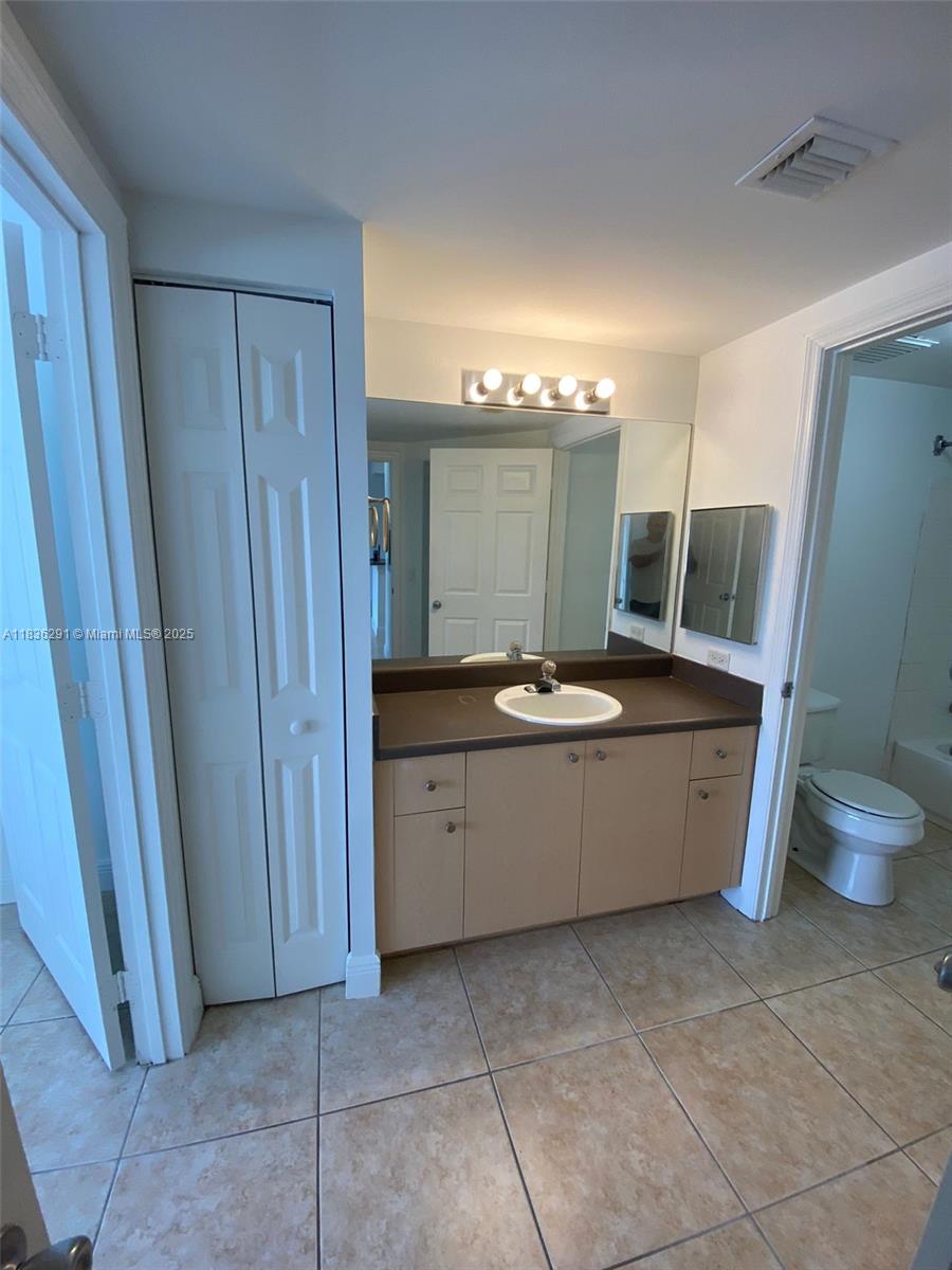 2452 Centergate Dr #103, Miramar, Florida image 21
