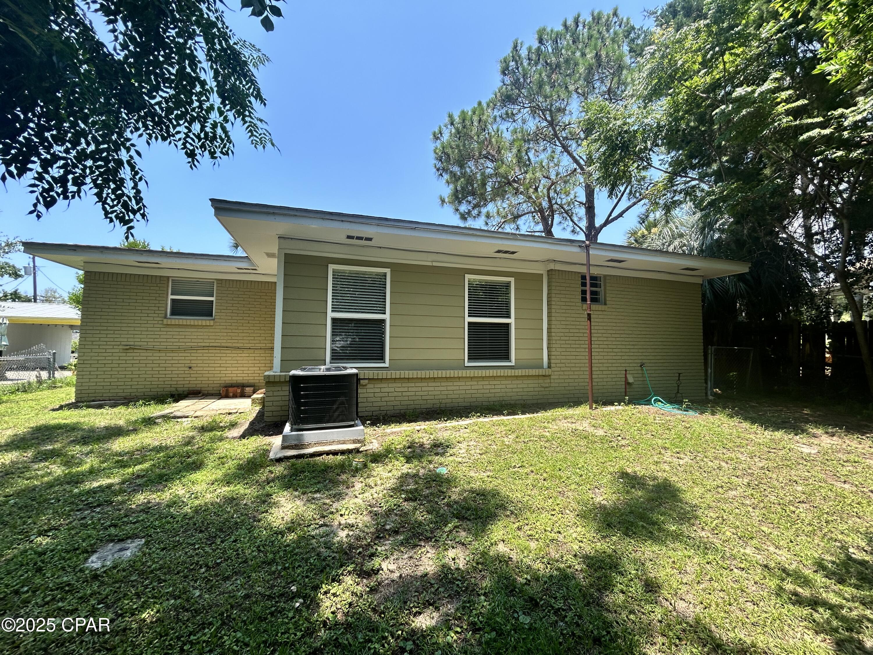 Image 25 For 16238 Lullwater Drive