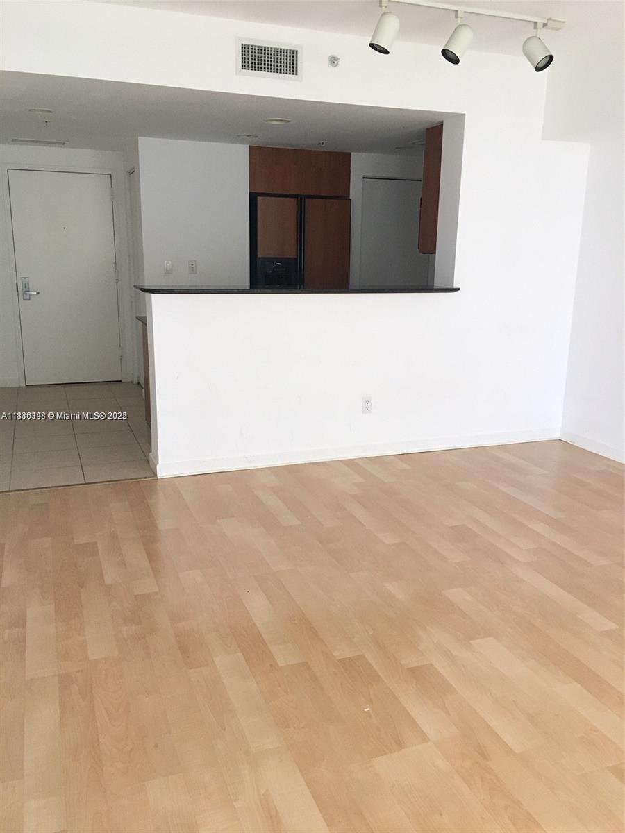 335 S Biscayne Blvd #2006, Miami FL 33131