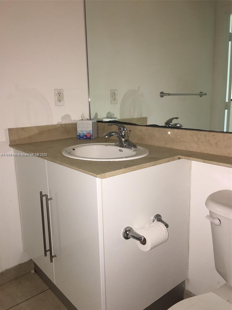 335 S Biscayne Blvd #2006, Miami FL 33131