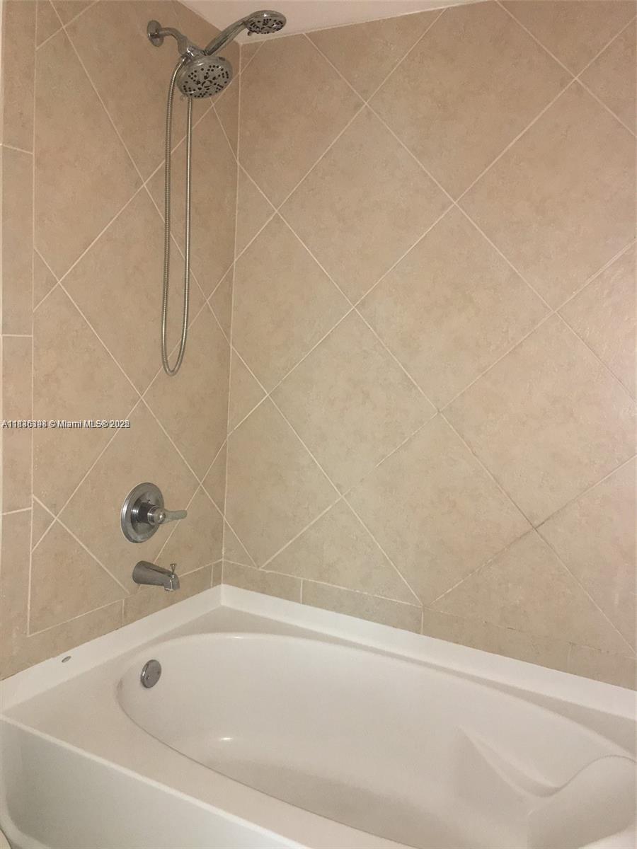 335 S Biscayne Blvd #2006, Miami FL 33131