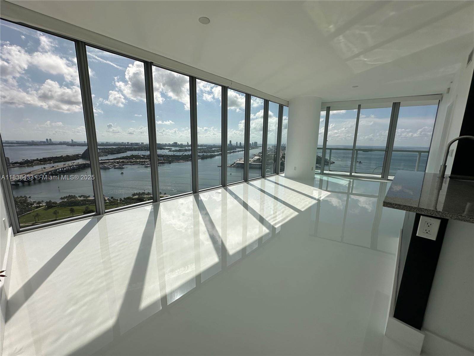 888 Biscayne Blvd #4208, Miami FL 33132