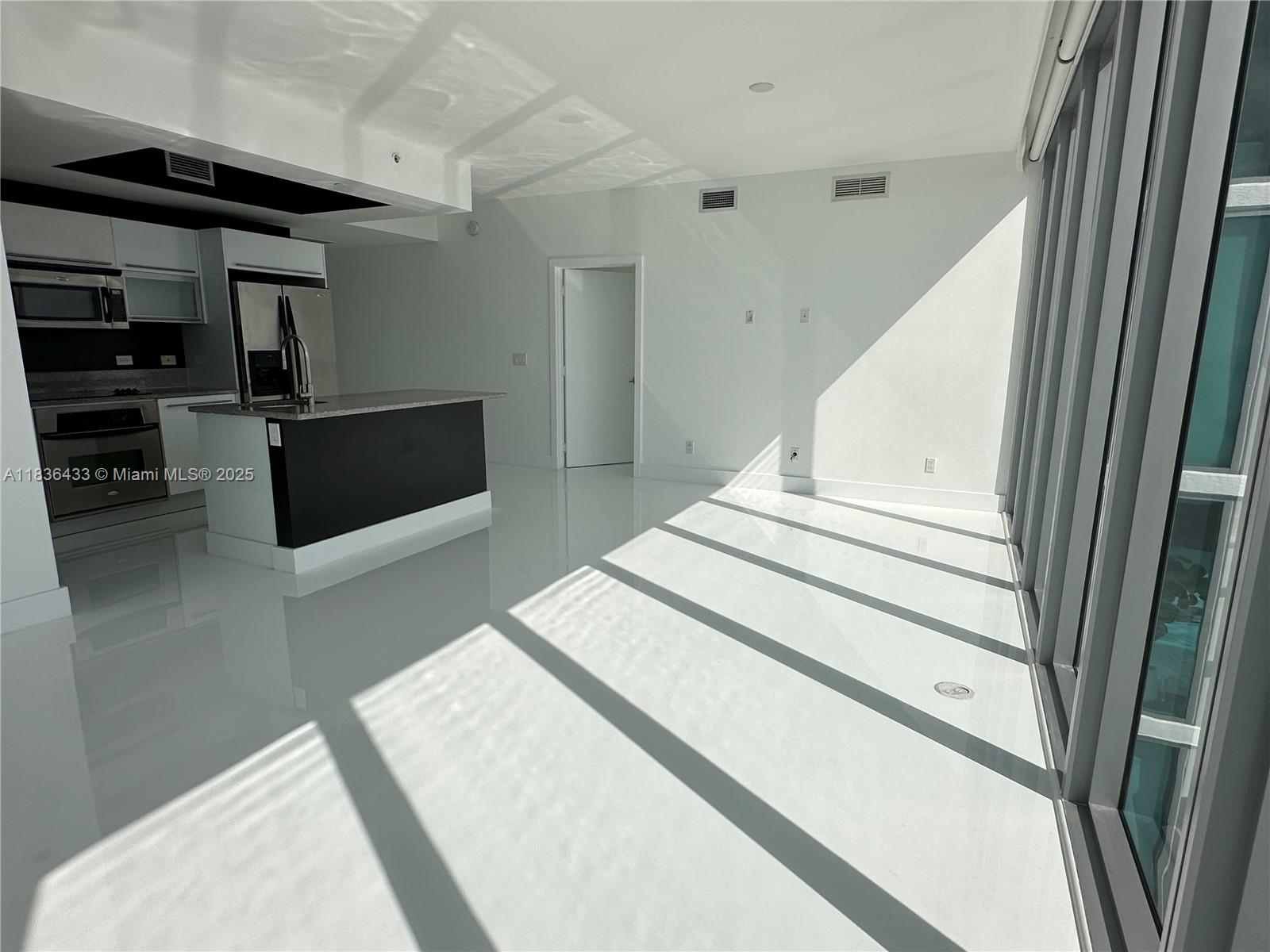 888 Biscayne Blvd #4208, Miami FL 33132