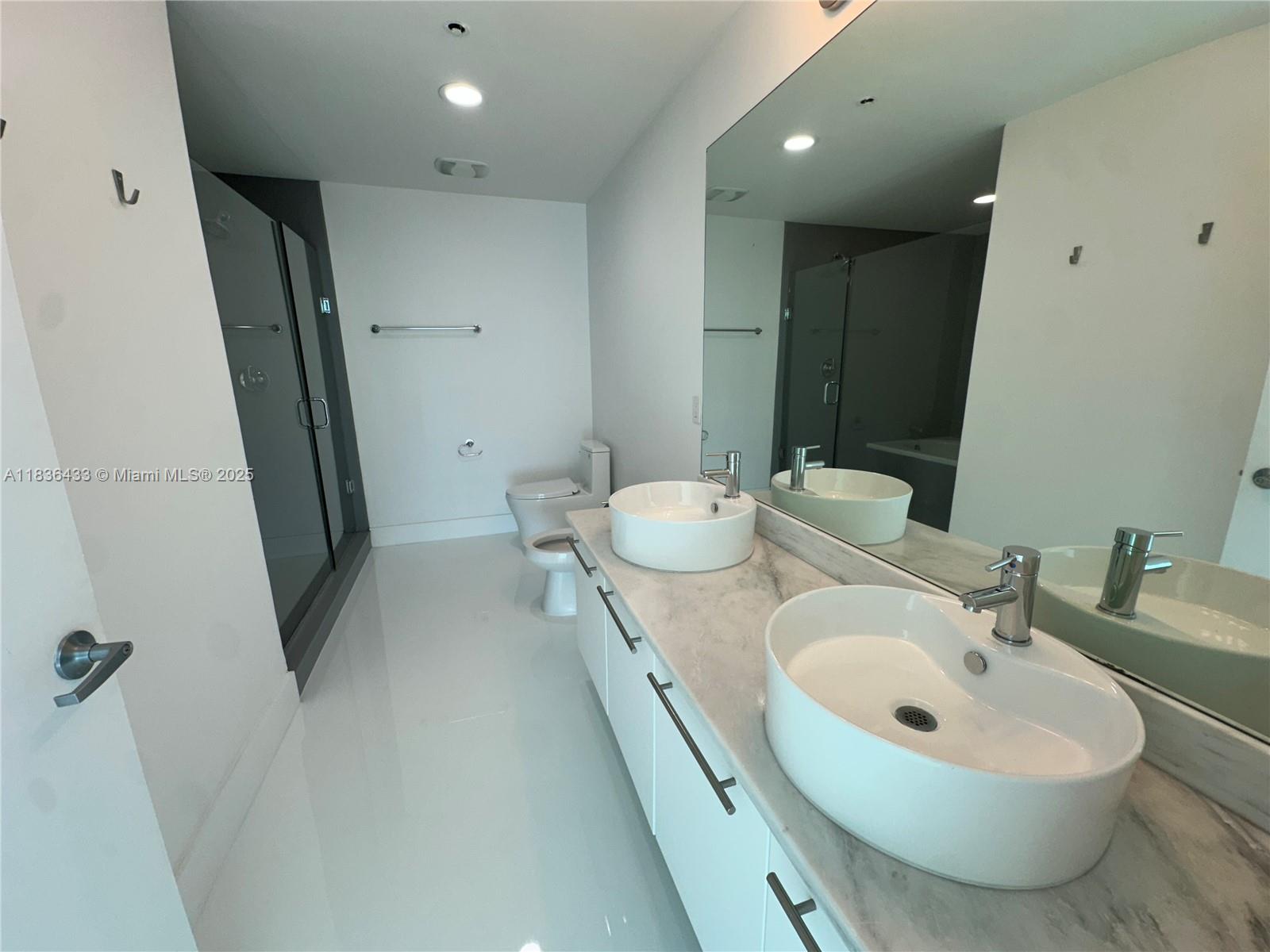 888 Biscayne Blvd #4208, Miami FL 33132